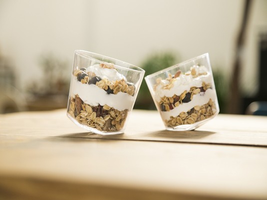 傾くロックグラスの 違う顔 スタイルコラム