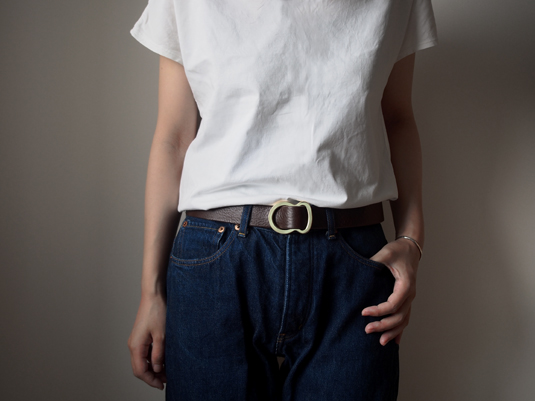 食後のお腹にも 穴がないから楽なベルト スタイルコラム