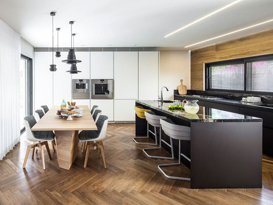 Bar-stools-are-the-most-beautiful-for-kitchen-island