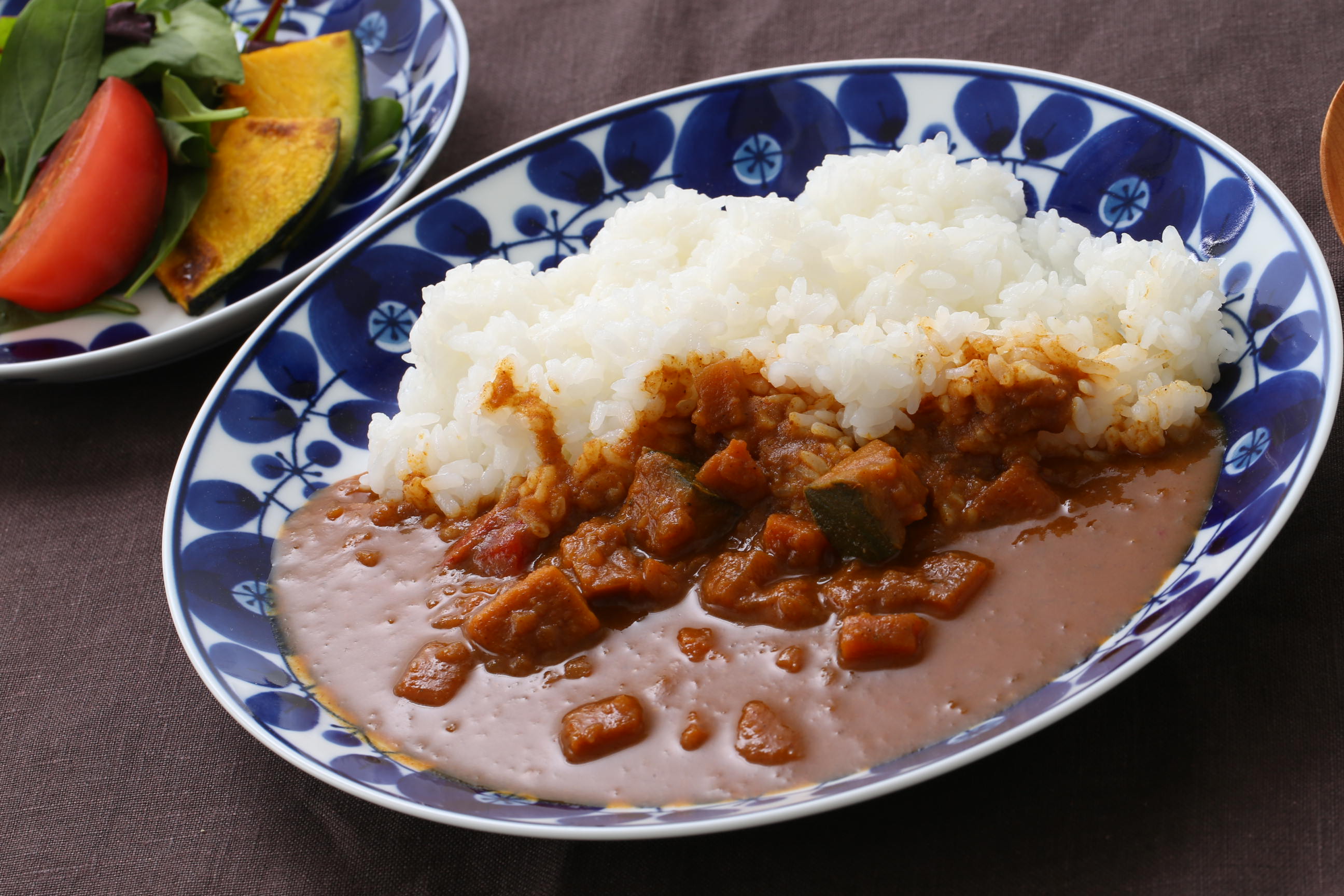 カレー好き必見 もっとおいしくいただけるカレー皿選び スタイルコラム